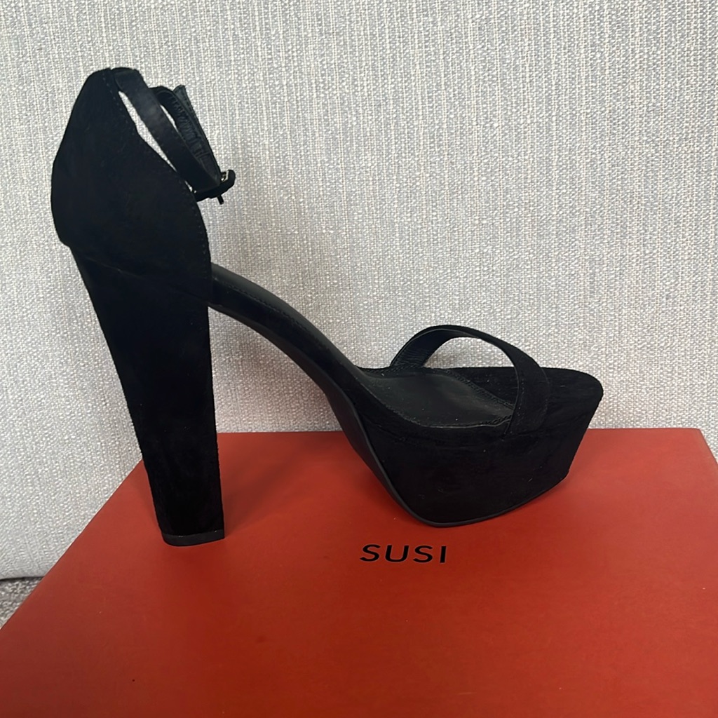 Susi Emma Heel, Vegan, Brand New, Size 9 Black Suede